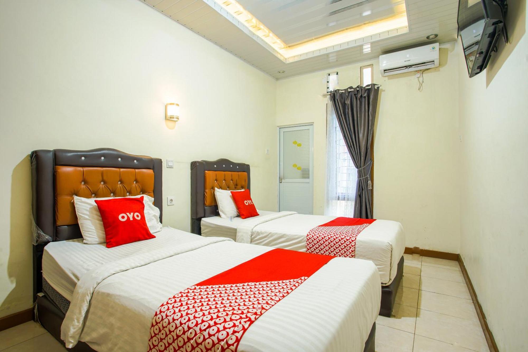 Capital O 90643 Suri Guest House Syariah Паданг Экстерьер фото